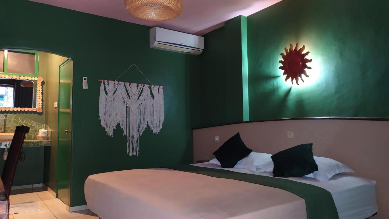 Hotel La Hasienda Kupang  Exterior foto