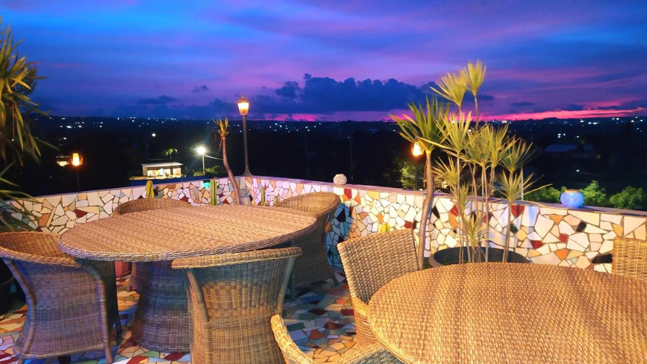 Hotel La Hasienda Kupang  Exterior foto