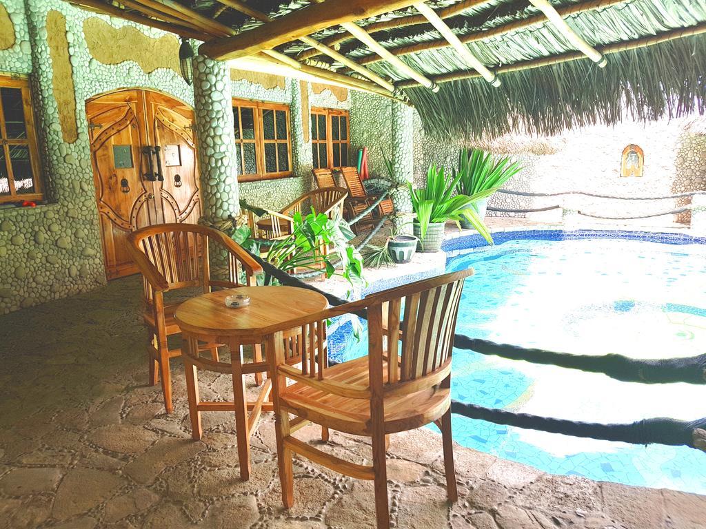 Hotel La Hasienda Kupang  Exterior foto